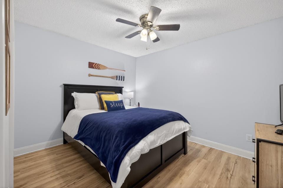 Lake Hamilton 2BR/2BA - Balcony & Lake Access Apartment in Rockwell