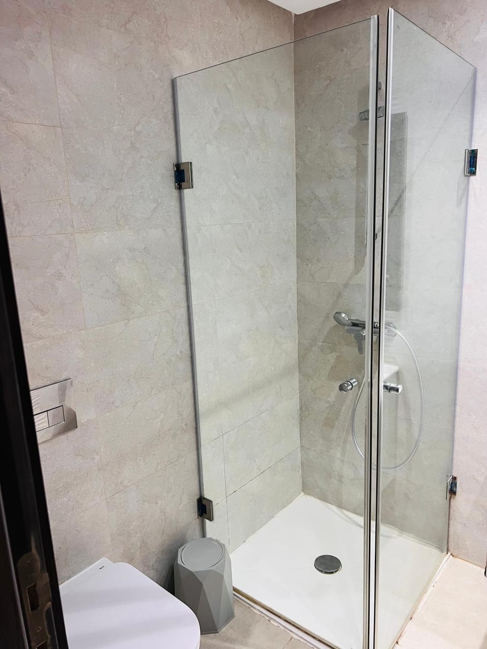 Modern Oasis near Airport & Lac 2 - Wahat Aouina Apartment in Tunis Governorate, Tunisia