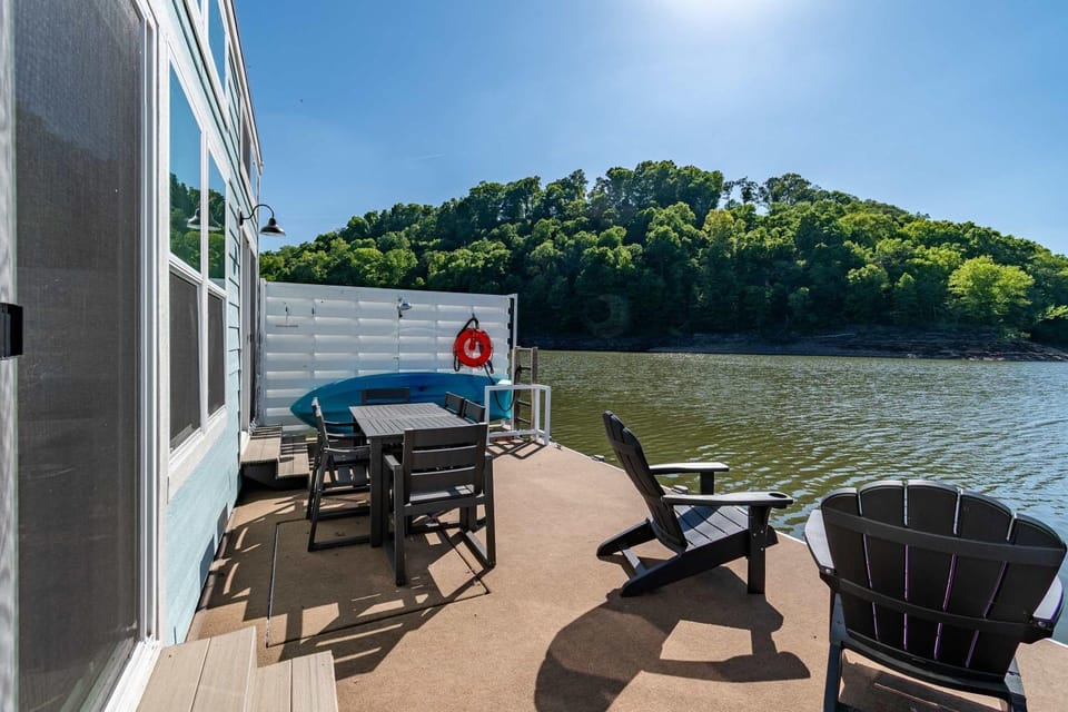 On The Water Retreat with a Private Dock House in Lake Cumberland