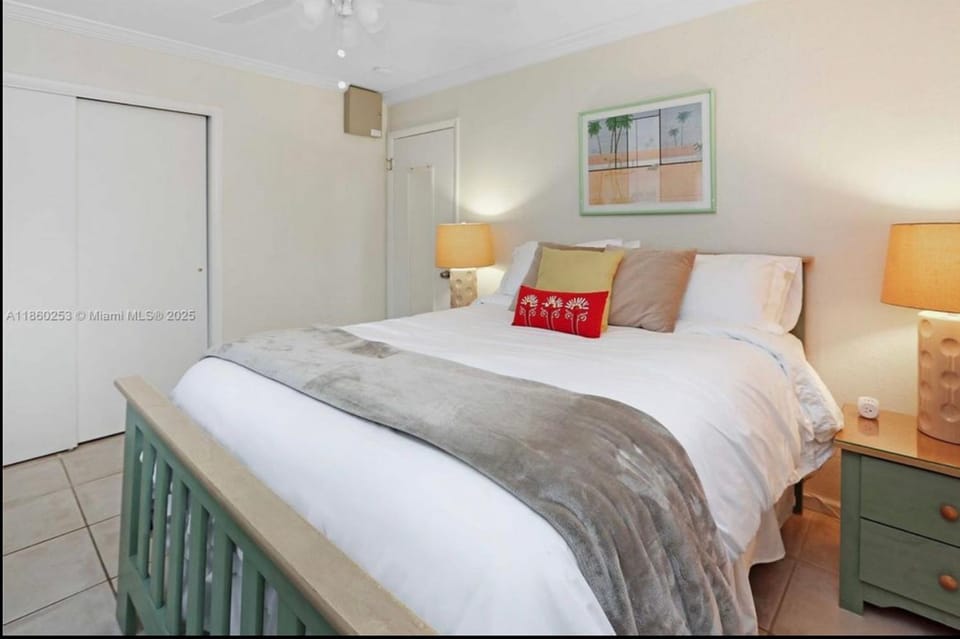 The Wilton Woodsman at Shady Pines - Men Only - Clothing-Optional Bed and Breakfast in Wilton Manors