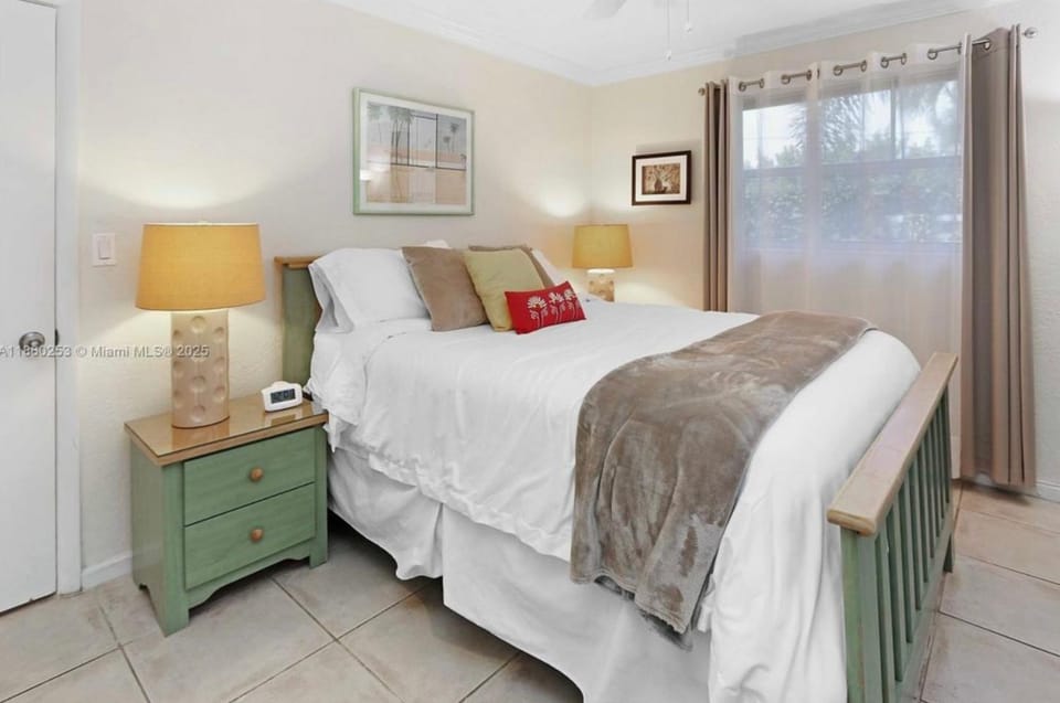 The Wilton Woodsman at Shady Pines - Men Only - Clothing-Optional Bed and Breakfast in Wilton Manors