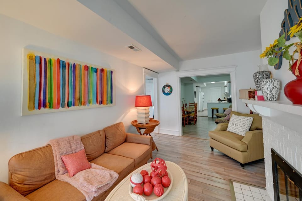 Ventnor City Getaway w/ Yard: 2 Blocks to Beach! House in Ventnor City