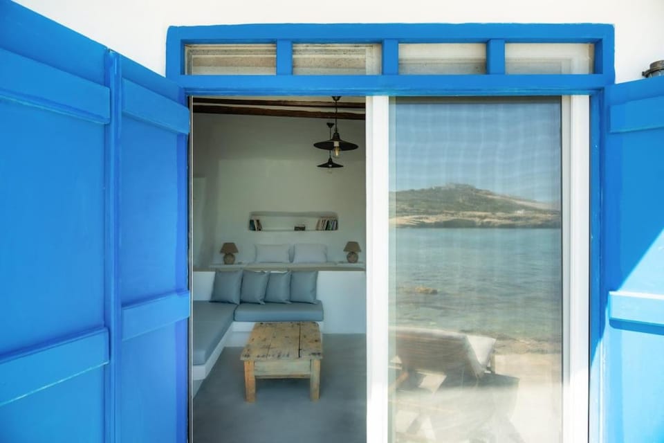 Thavma Beach House Apartment in Milos