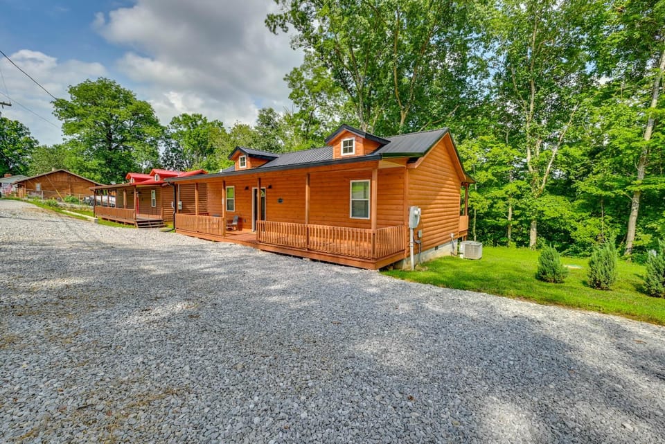 2 Cabins Near Lake Cumberland Boat Ramps! Cabin in Burnside