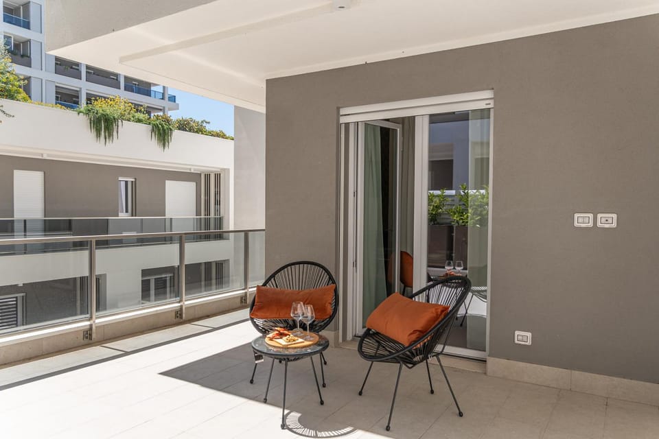 AM156 Bari Apt 241 Urban Suite with Terrace & WiFi Apartment in Bari