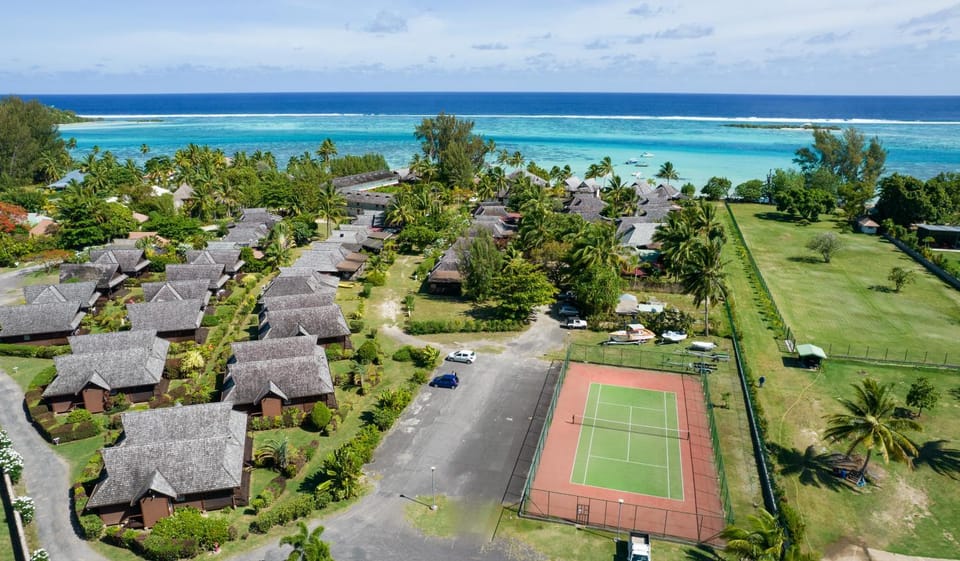 Beach, Tennis court