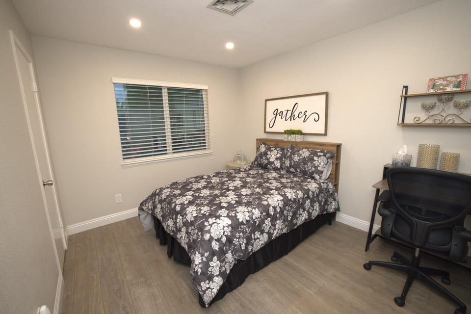 The cozy corner House in Glendale