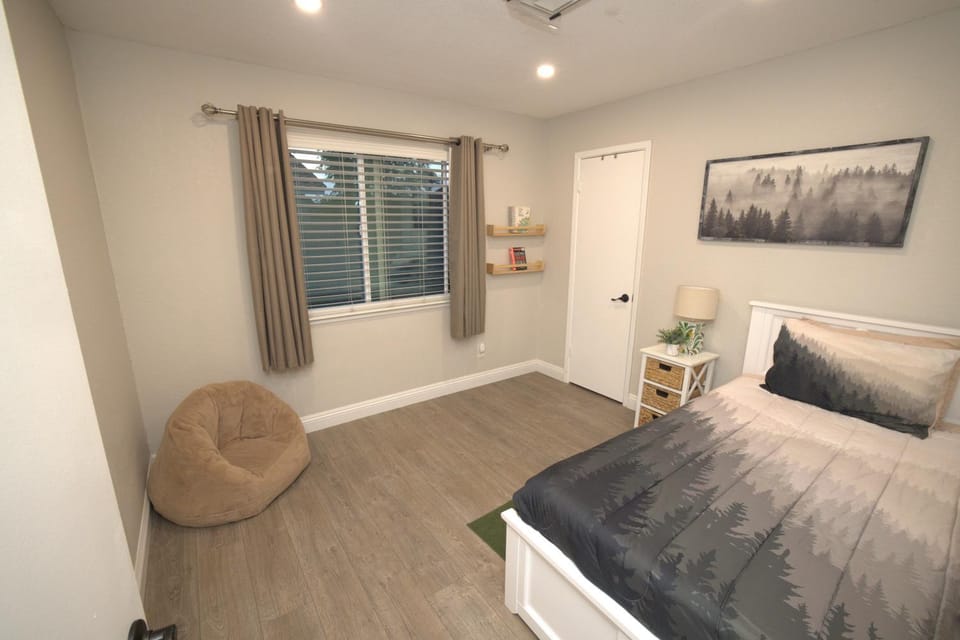 The cozy corner House in Glendale