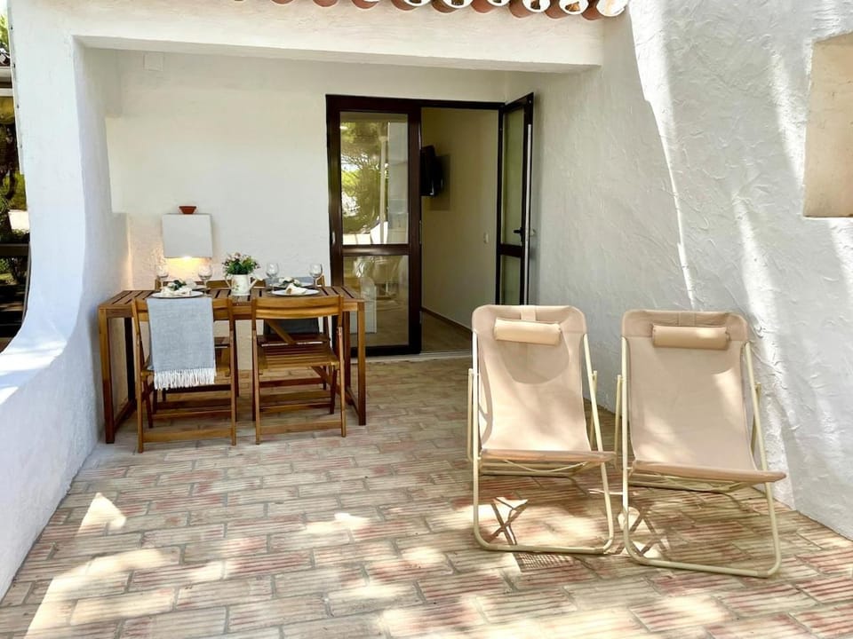 Studio with terrace and pool in Praia da Falésia Apartment in Olhos de Água