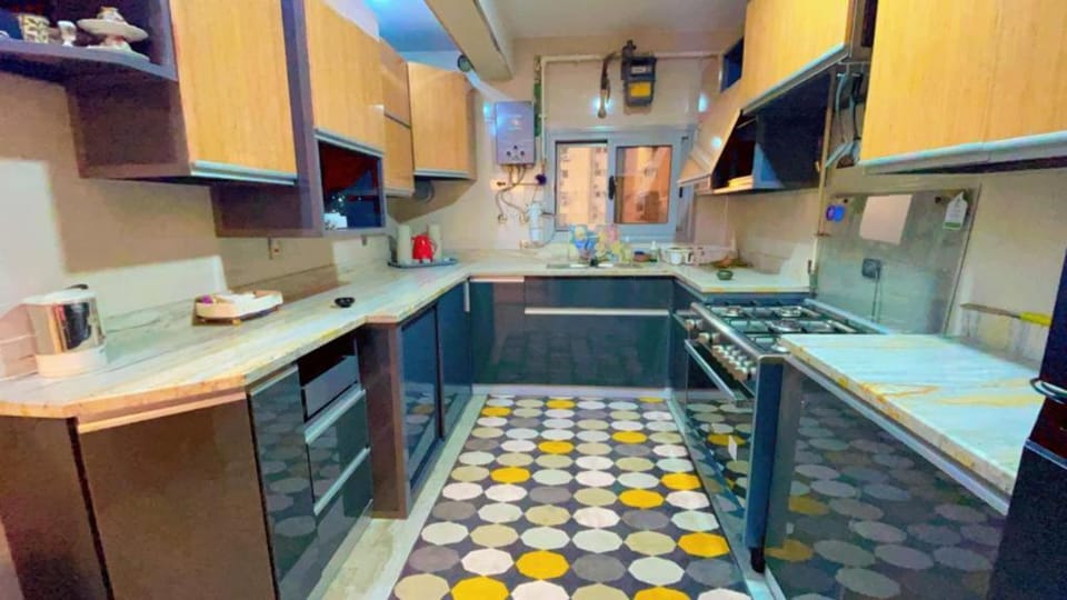 شقه راقيه مفروشه ع كورنيش العجوزه Apartment in Egypt
