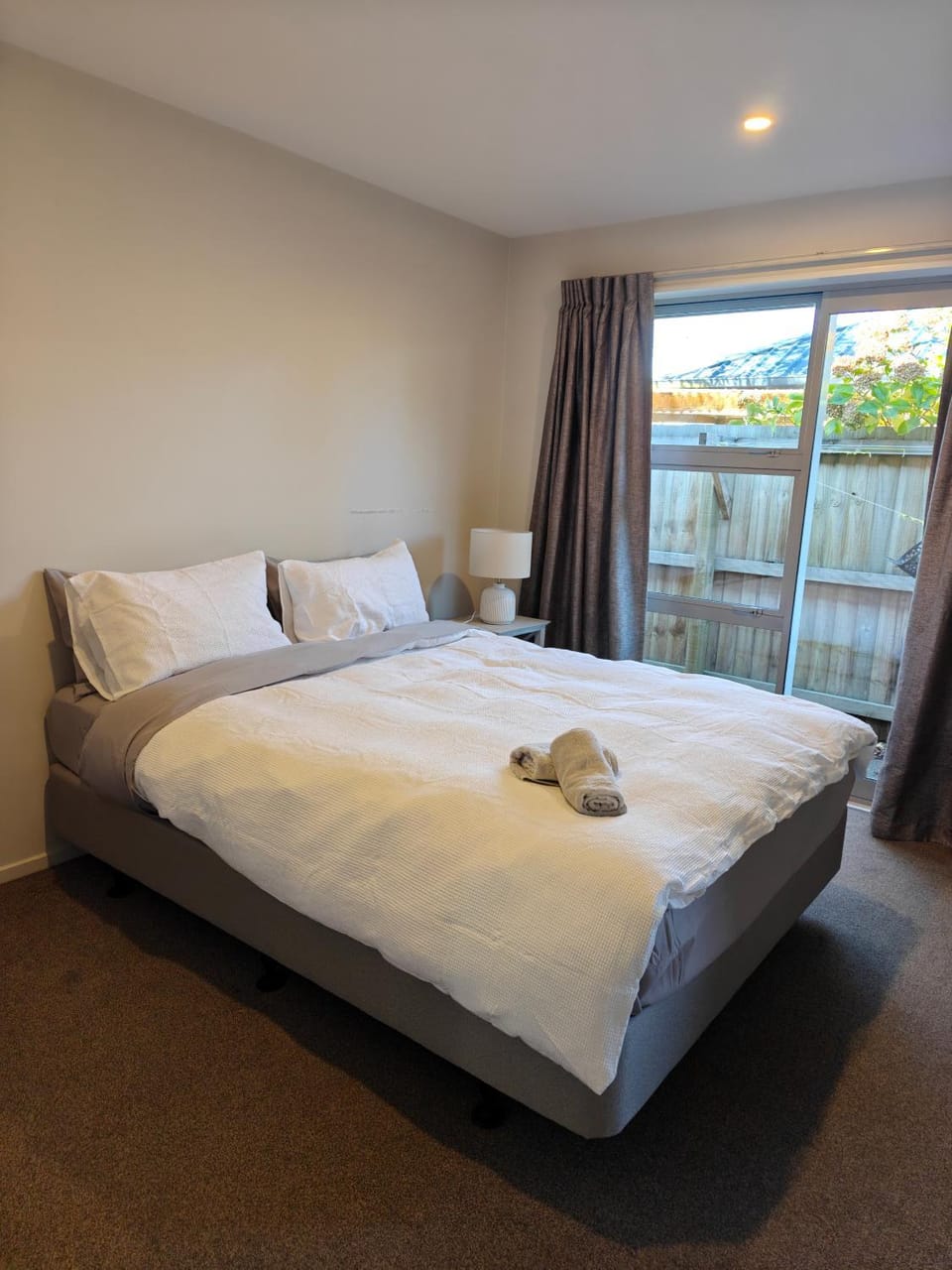 Azure Soar - University & Riccarton Central - B&B Private Bathroom Bed and Breakfast in Christchurch