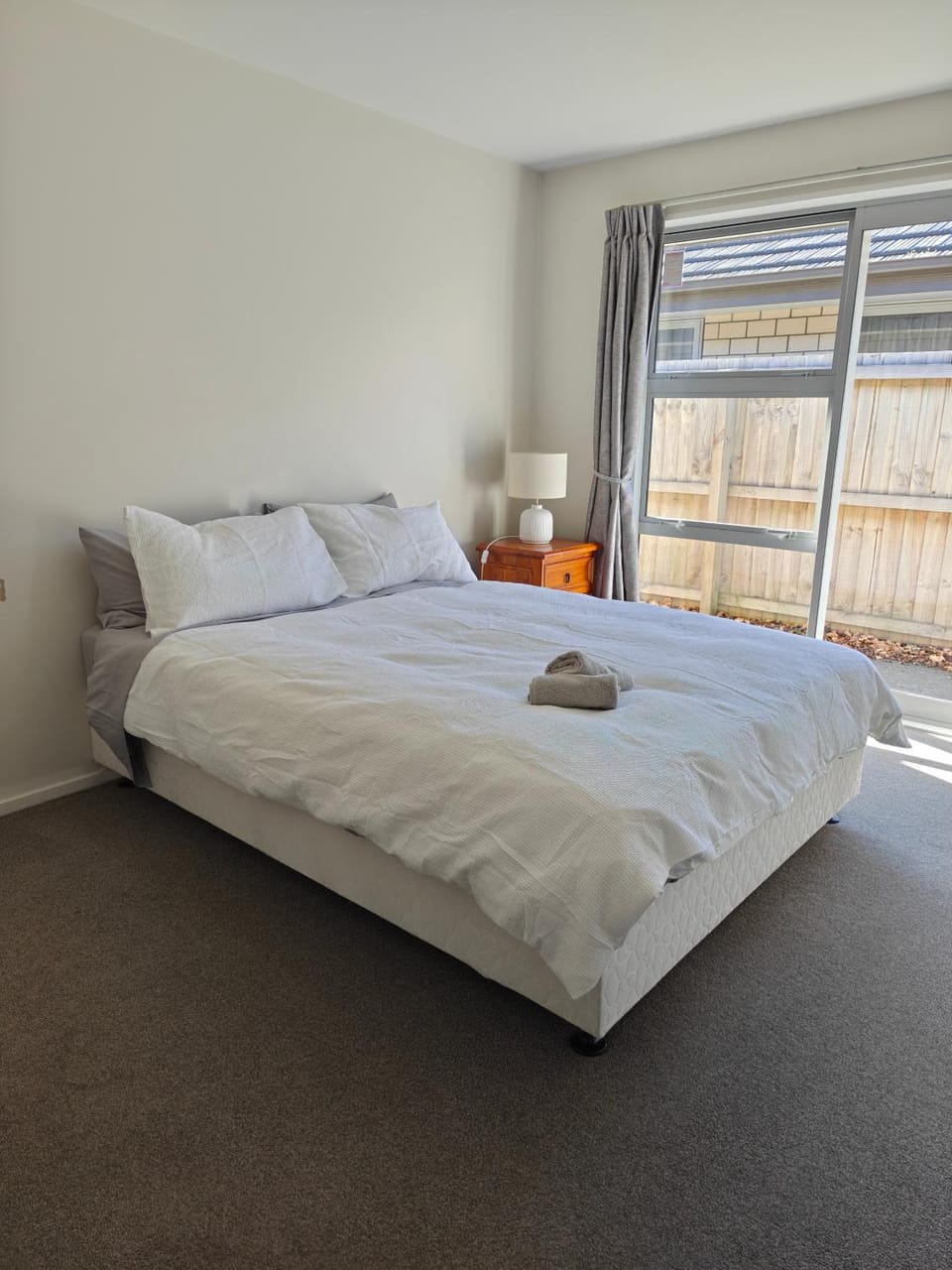 Azure Soar - University & Riccarton Central - B&B Private Bathroom Bed and Breakfast in Christchurch