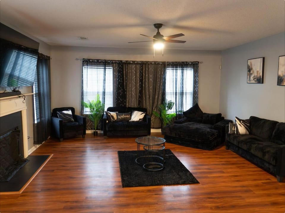 HardRock AC House in Fairburn
