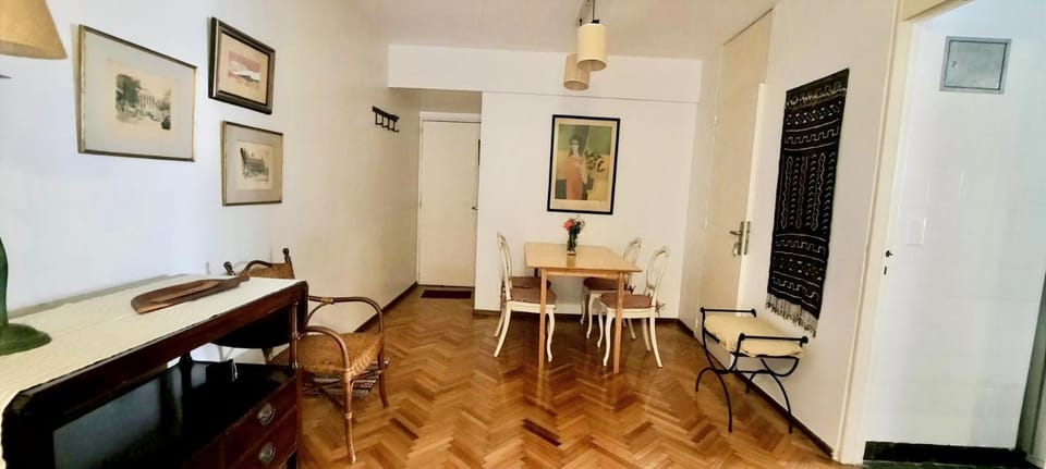 Luminoso departamento en Plaza San Martín Retiro Apartment in Buenos Aires