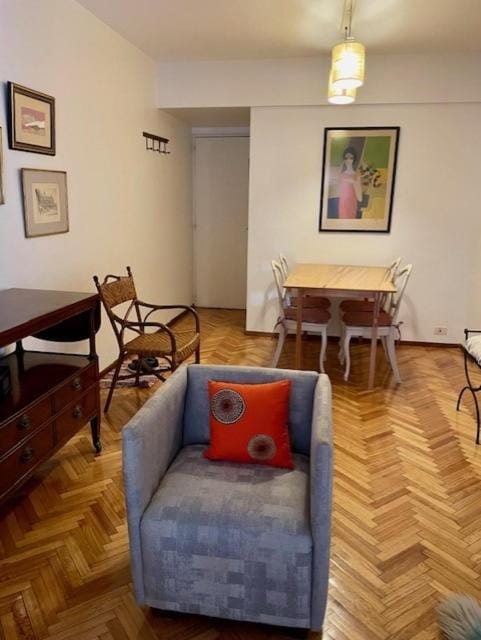 Luminoso departamento en Plaza San Martín Retiro Apartment in Buenos Aires