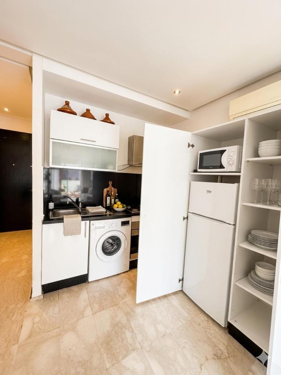 Kitchen or kitchenette, stove