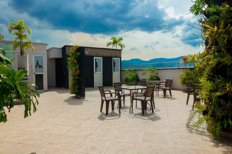 Property building, Balcony/Terrace, Swimming pool