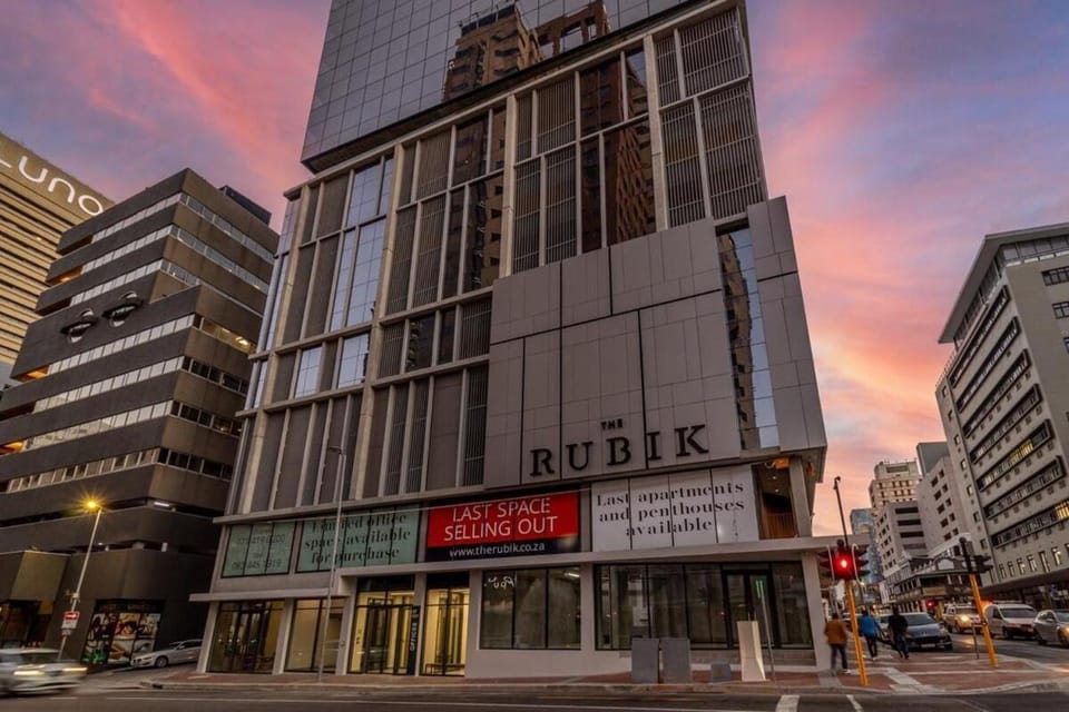1806 - The Rubik Horizon Apartment in Cape Town