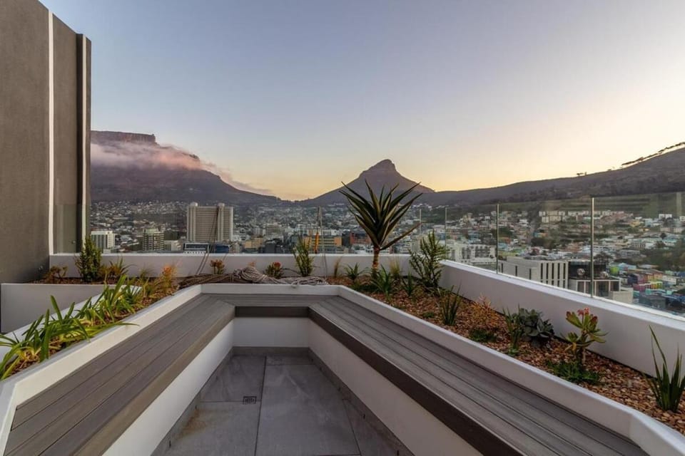 1806 - The Rubik Horizon Apartment in Cape Town