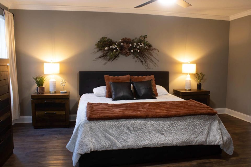 Bed, Photo of the whole room, Bedroom