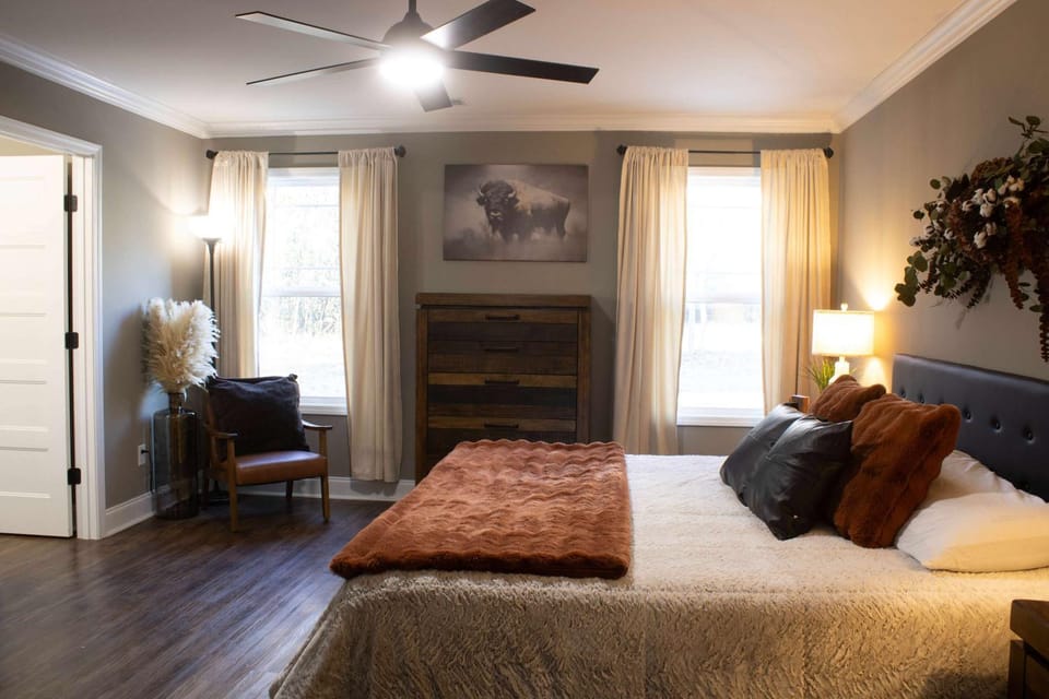 Bed, Photo of the whole room, Bedroom