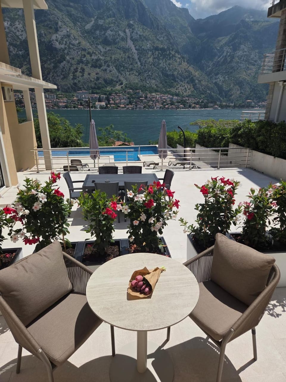 Luxury Studio Apartment with Sea View & Heated Pool Apartment in Muo