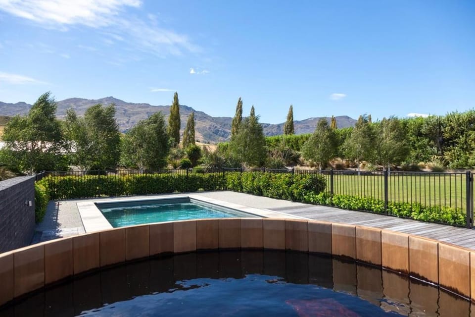 Hot Tub, Mountain view, Swimming pool