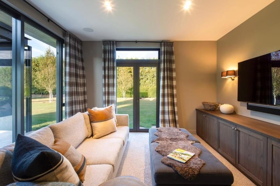 TV and multimedia, Living room, Seating area