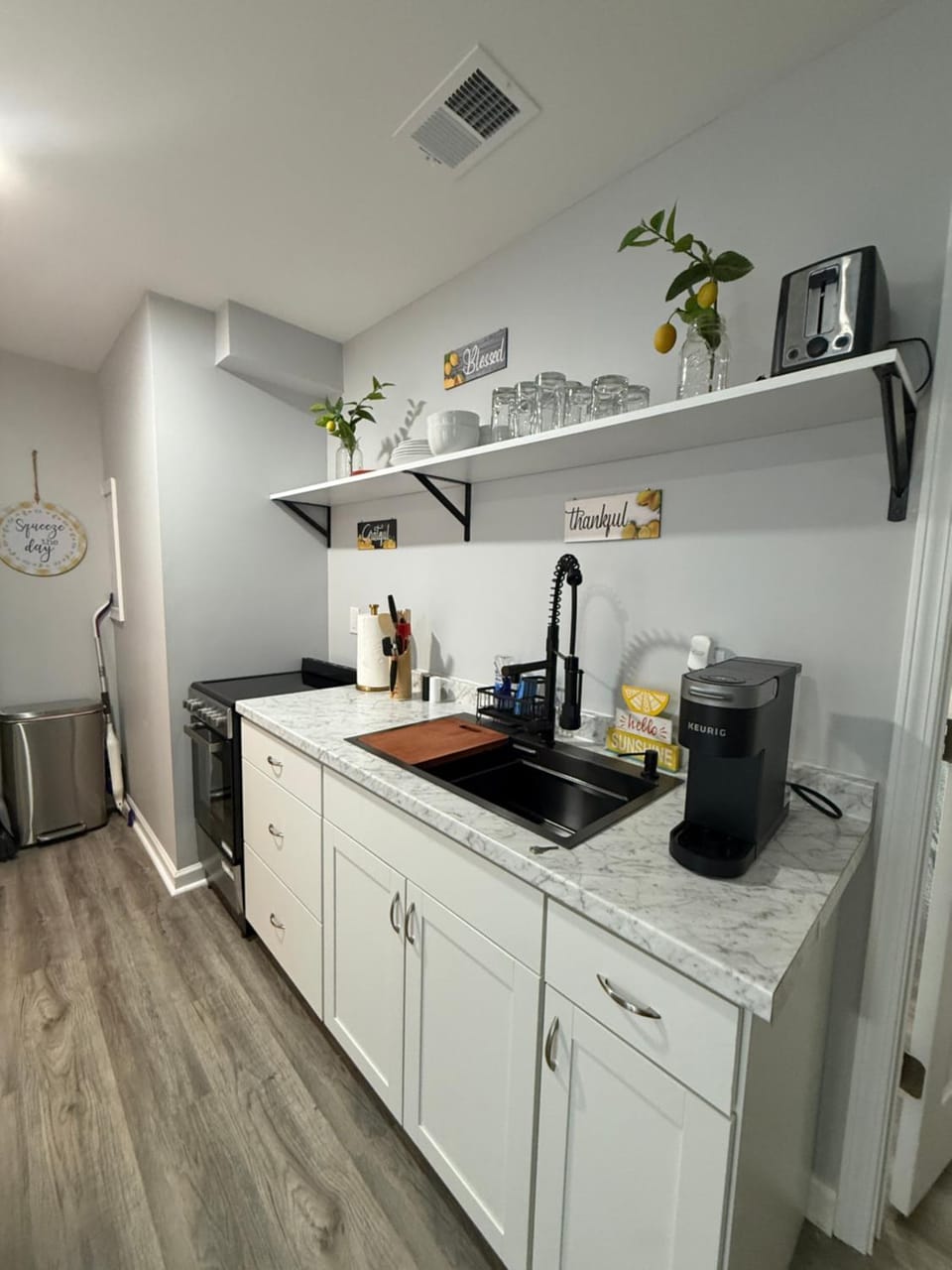 Kitchen or kitchenette