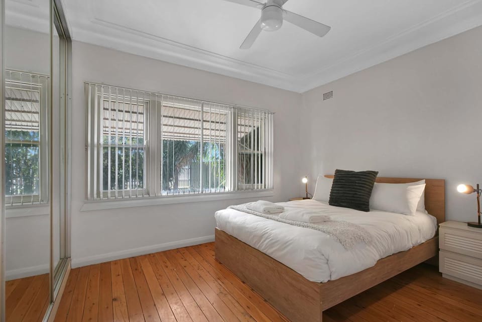 Crossroads Cottage - Close to Zoo Charming & Cosy House in Dubbo