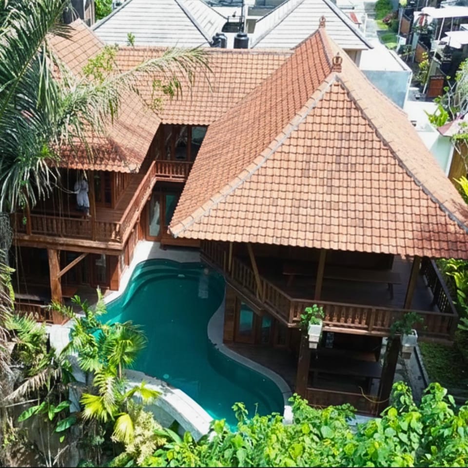 Property building, Day, Pool view, Swimming pool