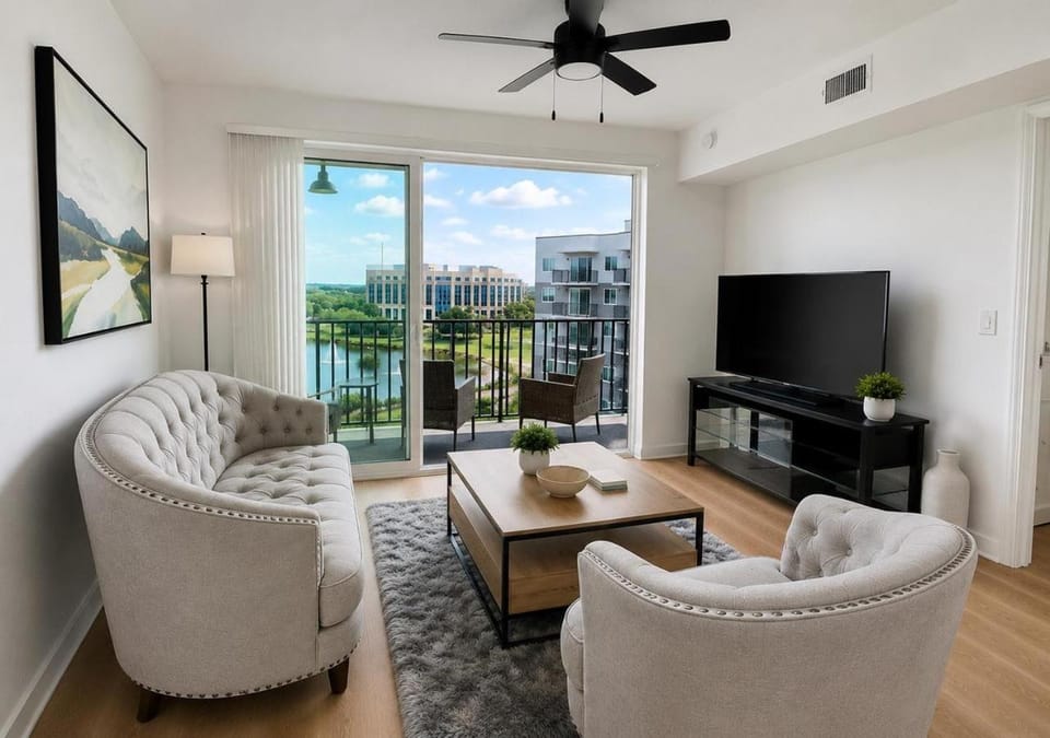 Communal lounge/ TV room