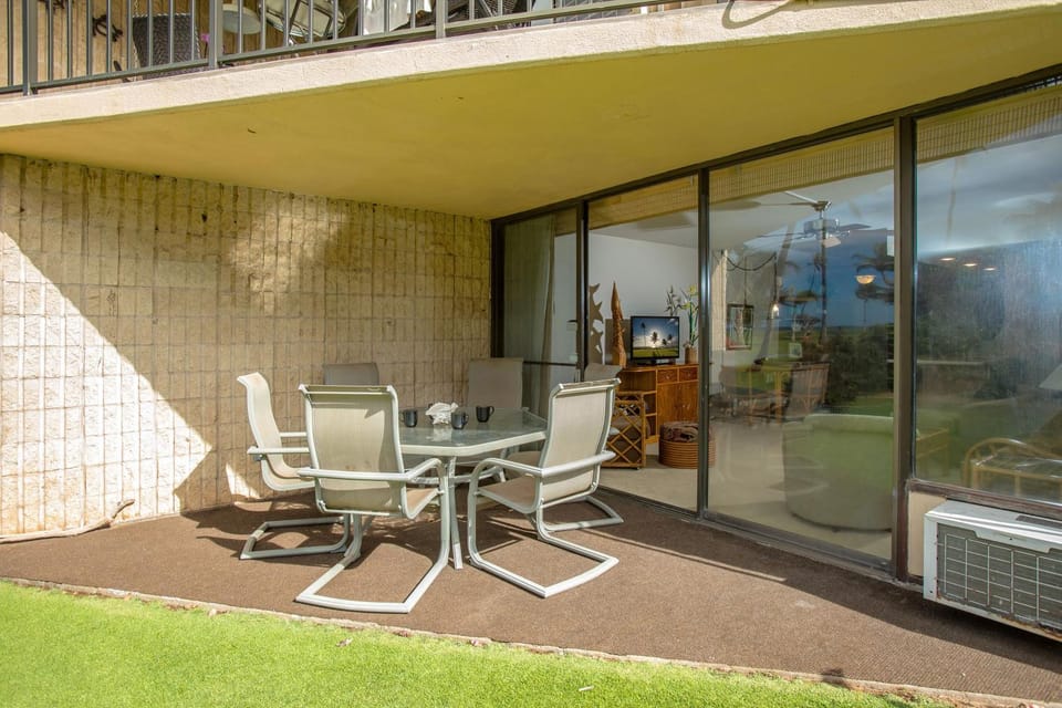 Maui Sunset #A-117 Oceanfront Complex, Ocean View, Ground Floor, Full A/C Apartment in Kihei