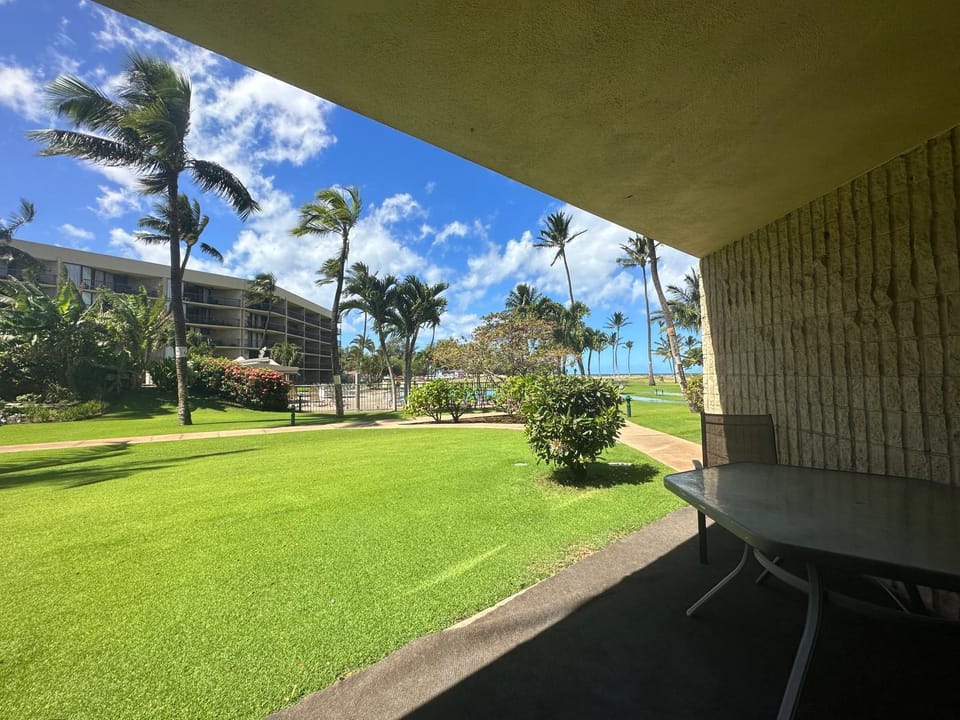 Maui Sunset #A-117 Oceanfront Complex, Ocean View, Ground Floor, Full A/C Apartment in Kihei