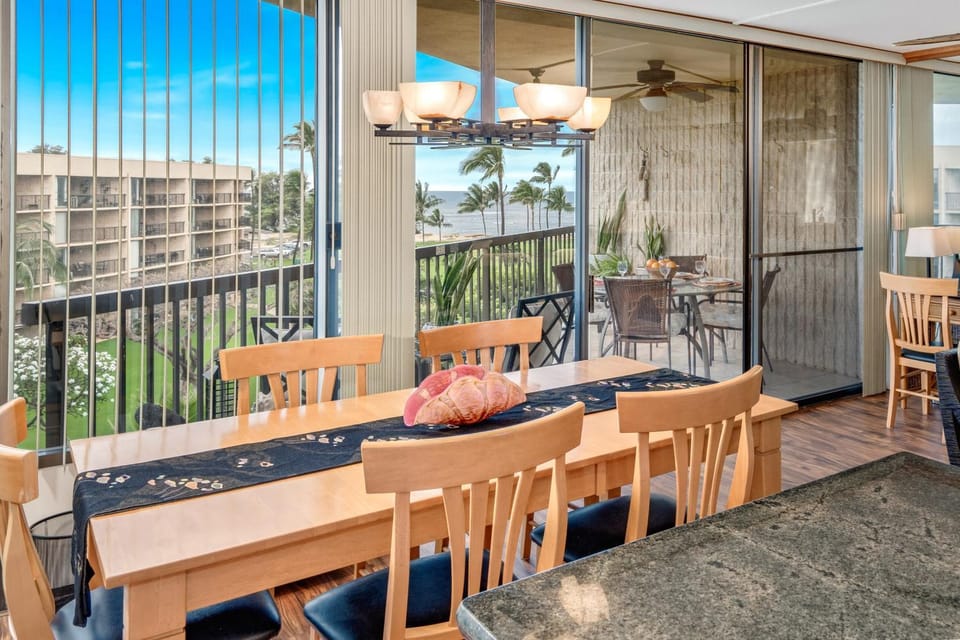 Maui Sunset #A-508 Oceanfront Property, Ocean View, Full A/C Apartment in Kihei