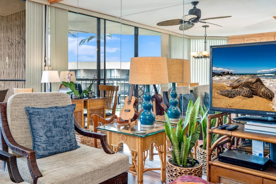 Maui Sunset #A-508 Oceanfront Property, Ocean View, Full A/C Apartment in Kihei