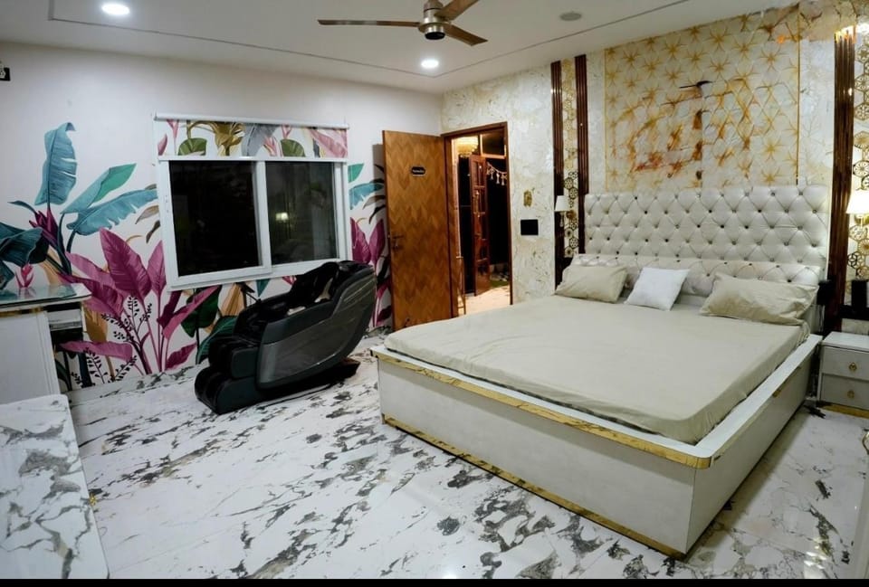 The White Lilly Villa in Noida