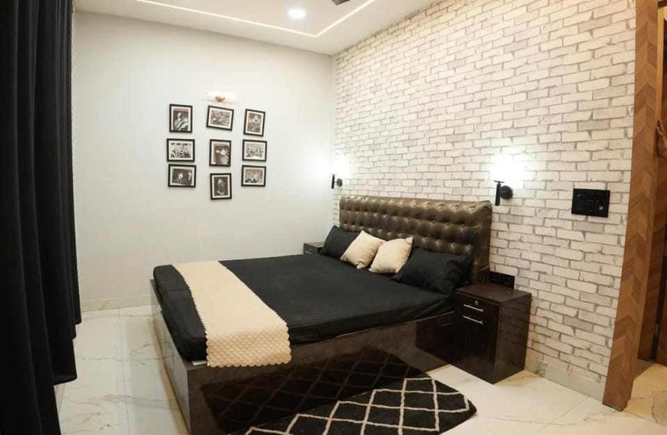 The White Lilly Villa in Noida