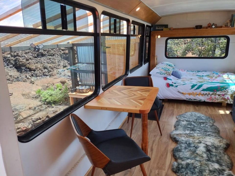 Lava Bus Farm Stay in South Kona