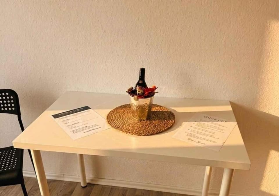 Dining area, Food