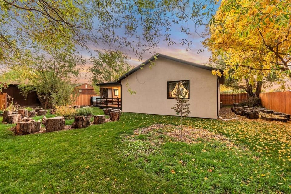 Property building, Garden, Garden view