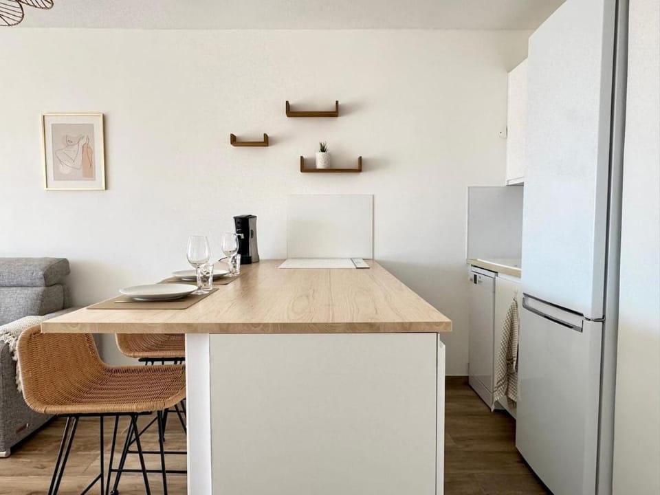 2 pièces Cosy, terrasse, piscine, 8 min à pied des plages Apartment in Cagnes-sur-Mer