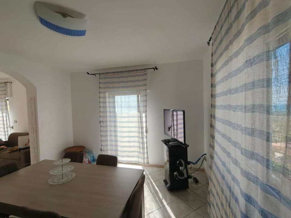 TV and multimedia, Dining area
