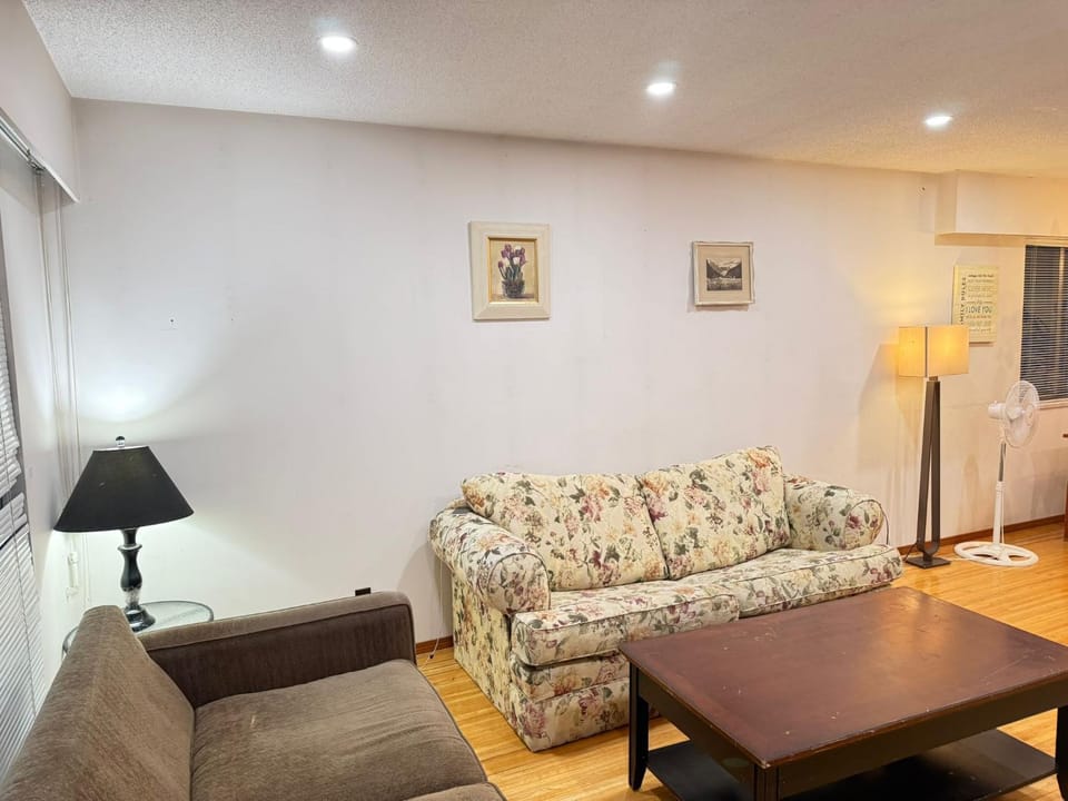 Deluxe Private Family Queen Room Vacation rental in Vancouver