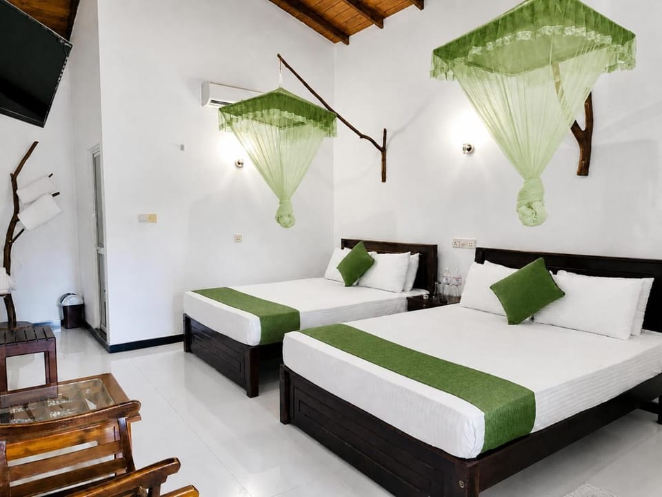 Bed, Photo of the whole room, Bedroom, fireplace