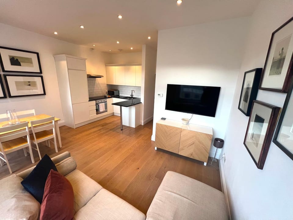 TV and multimedia, Living room, Photo of the whole room