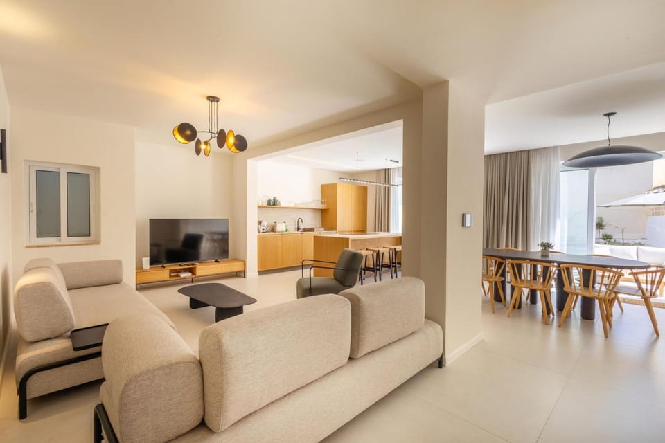 Living room, Dining area
