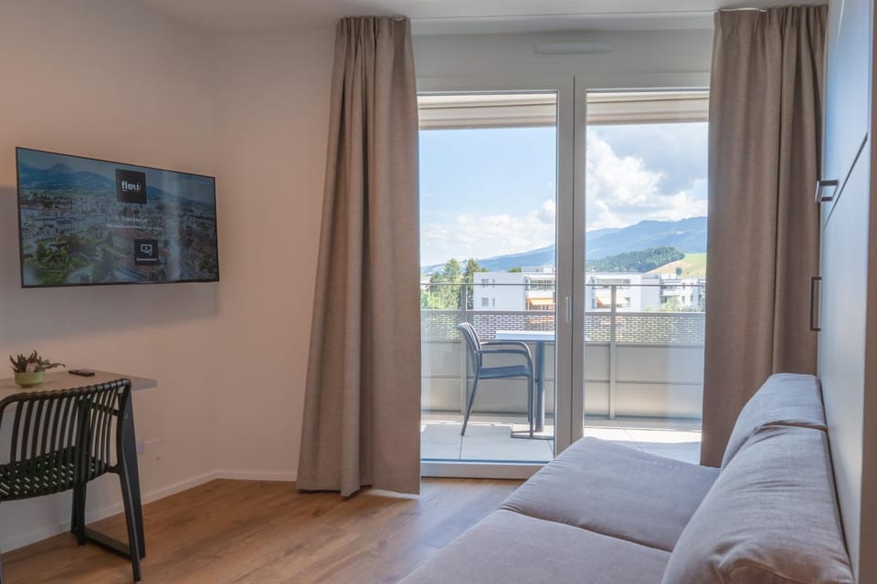 Natural landscape, Balcony/Terrace, Living room, Mountain view