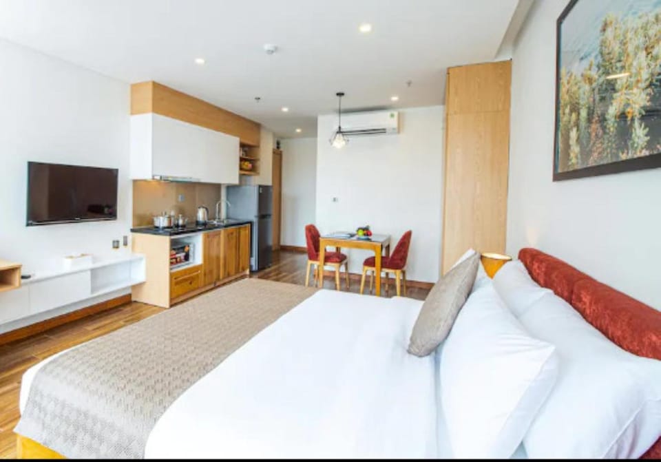 Photo of the whole room, Bedroom