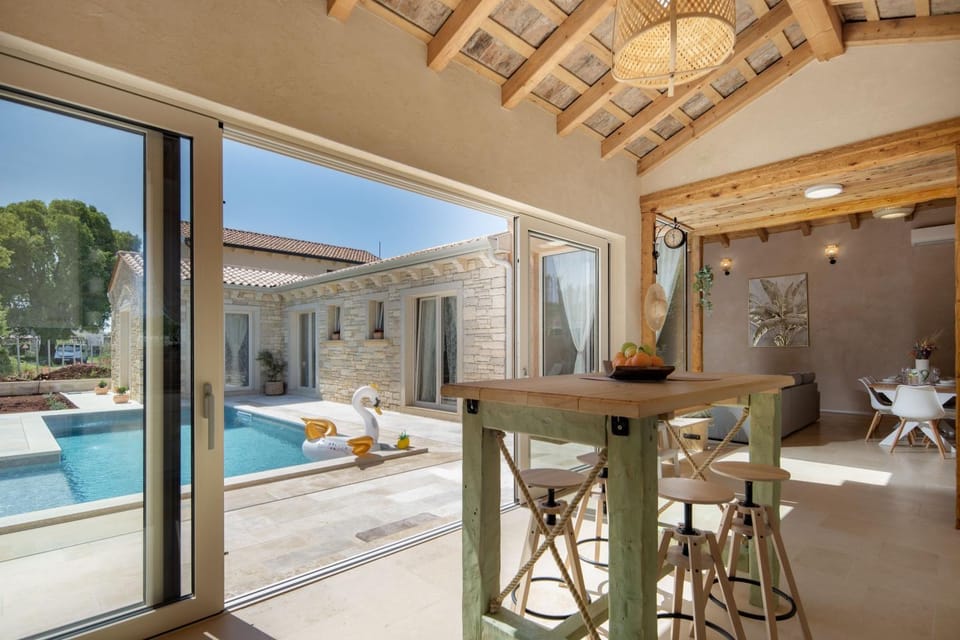 Pool view, Swimming pool